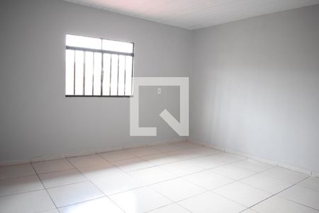 Quarto 1 de casa para alugar com 2 quartos, 75m² em Pinheirinho, Curitiba