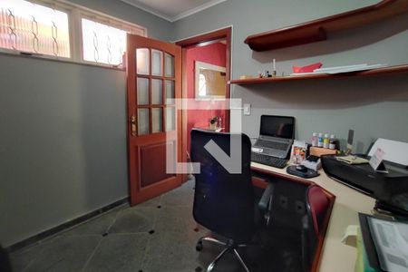 Casa para alugar com 234m², 4 quartos e 3 vagasEscritório