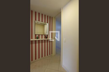 Hall de entrada de apartamento para alugar com 2 quartos, 63m² em Copacabana, Rio de Janeiro