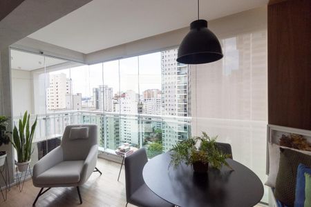 Sala com Varanda Estendida de apartamento à venda com 1 quarto, 59m² em Campo Belo, São Paulo