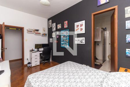 Casa à venda com 249m², 3 quartos e 2 vagasSuíte 2