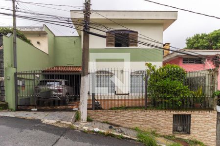 Casa à venda com 249m², 3 quartos e 2 vagasFachada