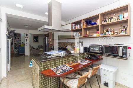 Casa à venda com 249m², 3 quartos e 2 vagasCozinha