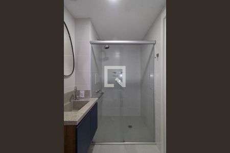 Banheiro de kitnet/studio para alugar com 1 quarto, 28m² em Chácara Seis de Outubro, São Paulo