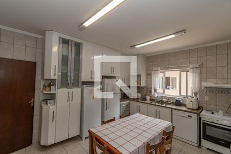 Casa à venda com 300m², 4 quartos e 5 vagas Casa à venda com 300m², 4 quartos e 5 vagasCozinha