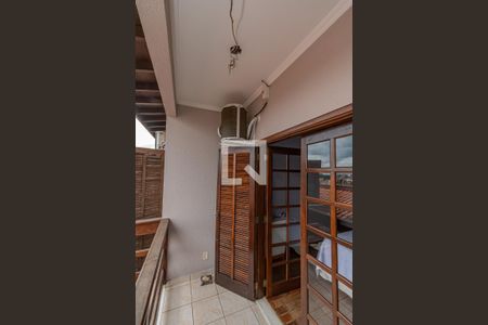 Casa à venda com 300m², 4 quartos e 5 vagas Casa à venda com 300m², 4 quartos e 5 vagasVaranda Quarto 1