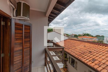 Casa à venda com 300m², 4 quartos e 5 vagas Casa à venda com 300m², 4 quartos e 5 vagasVaranda Quarto 3