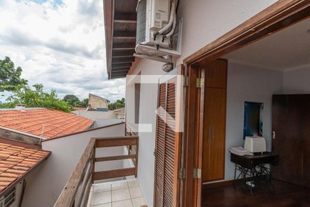 Casa à venda com 300m², 4 quartos e 5 vagas Casa à venda com 300m², 4 quartos e 5 vagasVaranda Quarto 2