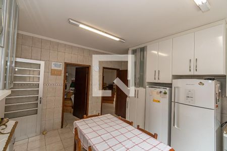 Casa à venda com 300m², 4 quartos e 5 vagas Casa à venda com 300m², 4 quartos e 5 vagasCozinha