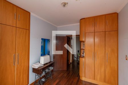 Casa à venda com 300m², 4 quartos e 5 vagas Casa à venda com 300m², 4 quartos e 5 vagasQuarto 2