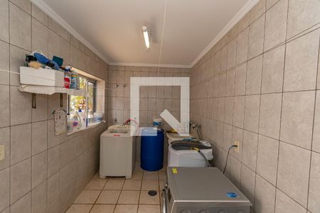 Casa à venda com 300m², 4 quartos e 5 vagas Casa à venda com 300m², 4 quartos e 5 vagasÁrea de Serviço