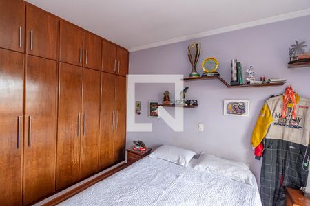 Casa à venda com 300m², 4 quartos e 5 vagas Casa à venda com 300m², 4 quartos e 5 vagasQuarto 1