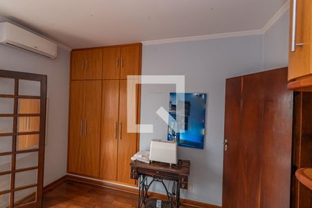 Casa à venda com 300m², 4 quartos e 5 vagas Casa à venda com 300m², 4 quartos e 5 vagasQuarto 2