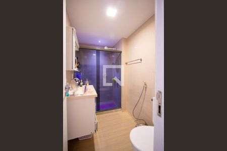 Banheiro de apartamento à venda com 2 quartos, 67m² em Icaraí, Niterói