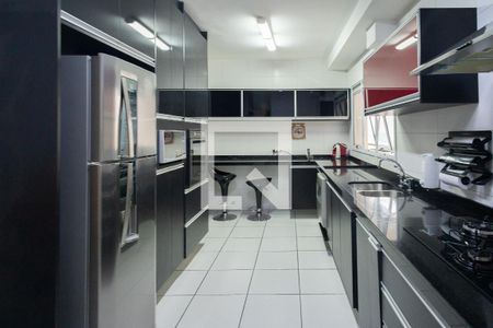 Apartamento à venda com 242m², 3 quartos e 3 vagasCozinha