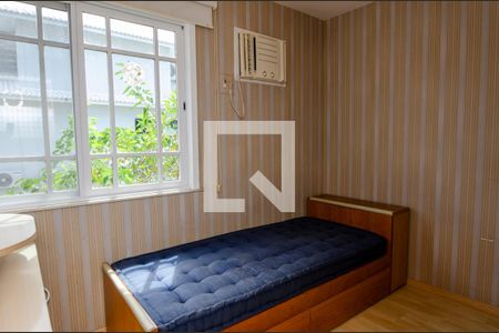 Casa de condomínio para alugar com 340m², 4 quartos e 3 vagasQuarto 2
