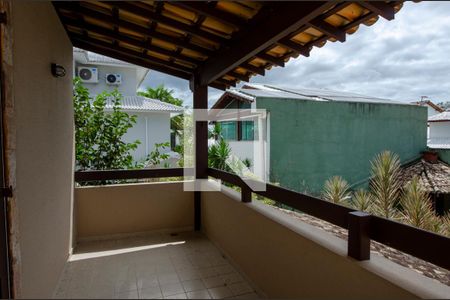 Casa de condomínio para alugar com 340m², 4 quartos e 3 vagasQuarto 3 - varanda