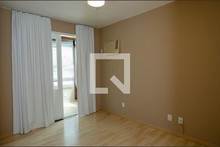 Casa de condomínio para alugar com 340m², 4 quartos e 3 vagasSuite