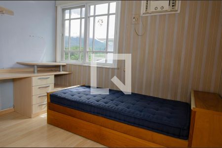 Casa de condomínio para alugar com 340m², 4 quartos e 3 vagasQuarto 2