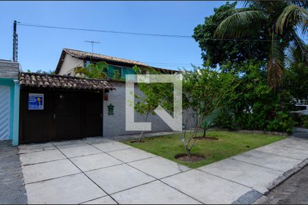 Casa de condomínio para alugar com 340m², 4 quartos e 3 vagasFachada