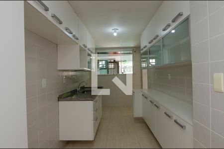 Casa de condomínio para alugar com 340m², 4 quartos e 3 vagasCozinha