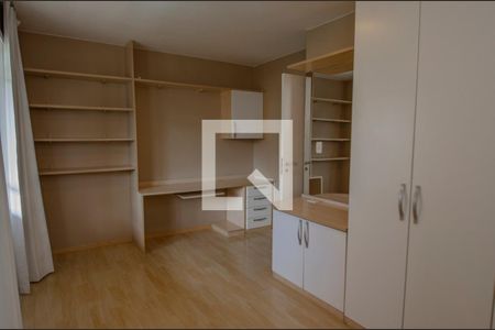 Casa de condomínio para alugar com 340m², 4 quartos e 3 vagasQuarto 3