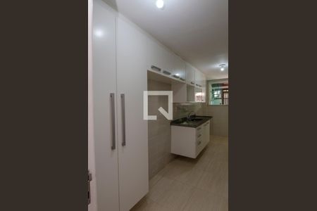 Casa de condomínio para alugar com 340m², 4 quartos e 3 vagasCozinha