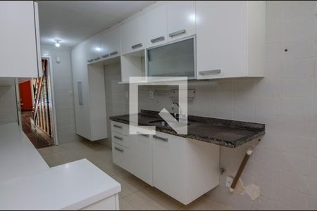 Casa de condomínio para alugar com 340m², 4 quartos e 3 vagasCozinha