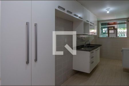 Casa de condomínio para alugar com 340m², 4 quartos e 3 vagasCozinha