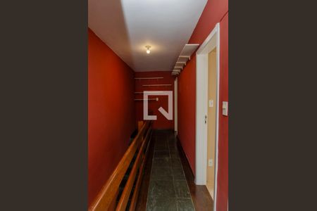 Casa de condomínio para alugar com 340m², 4 quartos e 3 vagasCorredor