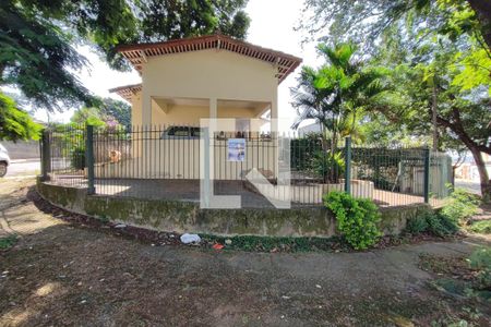 Casa à venda com 49m², 3 quartos e 2 vagasPLACA INSTALADA NA FACHADA