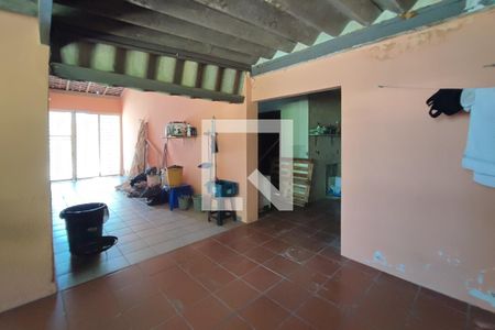 Casa à venda com 49m², 3 quartos e 2 vagasComôdo extra