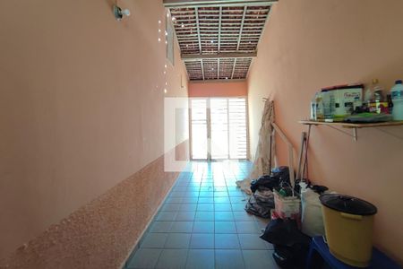 Casa à venda com 49m², 3 quartos e 2 vagasCorredor