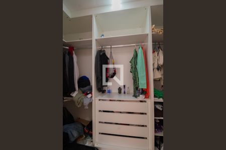 Casa à venda com 254m², 4 quartos e 2 vagasCloset da suíte 3