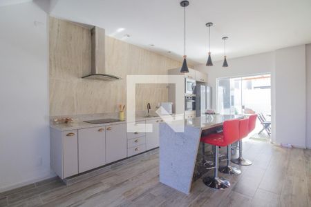 Casa à venda com 254m², 4 quartos e 2 vagasCozinha