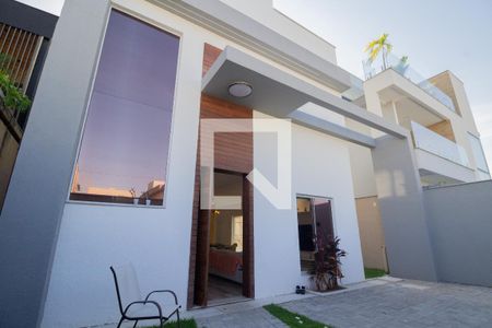 Casa à venda com 254m², 4 quartos e 2 vagasQuintal