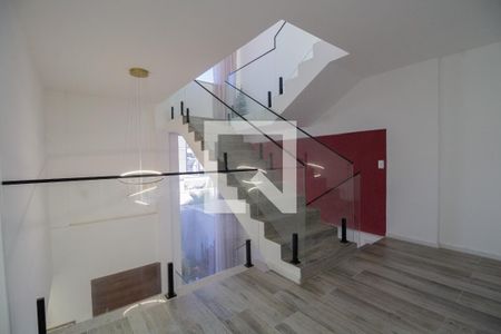 Casa à venda com 254m², 4 quartos e 2 vagasEscada