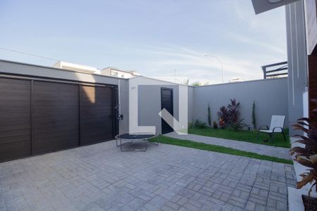 Casa à venda com 254m², 4 quartos e 2 vagasQuintal
