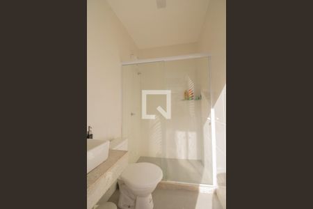 Casa à venda com 254m², 4 quartos e 2 vagasBanheiro de serviço