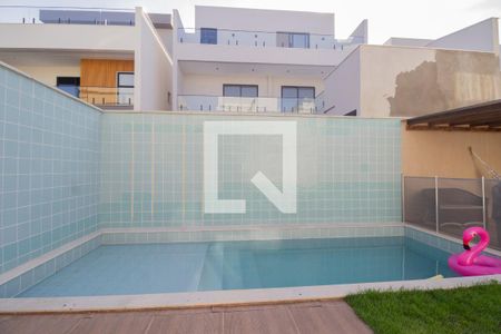 Casa à venda com 254m², 4 quartos e 2 vagasPiscina