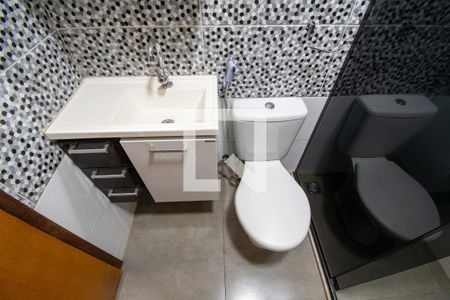 Banheiro Quarto 1 de casa para alugar com 3 quartos, 120m² em Candangolândia, Brasília