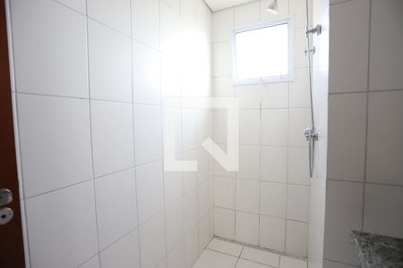 Banheiro de apartamento para alugar com 2 quartos, 48m² em Jardim Casa Branca, Suzano