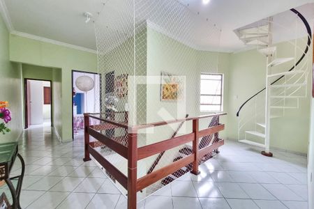 Casa para alugar com 230m², 4 quartos e 3 vagas Casa para alugar com 230m², 4 quartos e 3 vagasHall dos Quartos