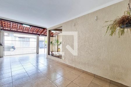 Garagem de casa para alugar com 4 quartos, 230m² em Loteamento Villa Branca, Jacareí