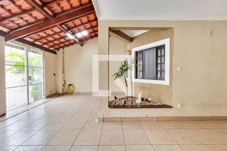 Casa para alugar com 230m², 4 quartos e 3 vagas Casa para alugar com 230m², 4 quartos e 3 vagasGaragem