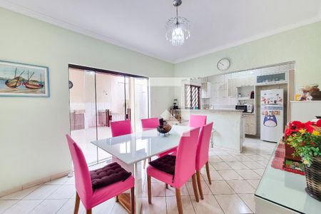Casa para alugar com 230m², 4 quartos e 3 vagas Casa para alugar com 230m², 4 quartos e 3 vagasCozinha / Lavanderia