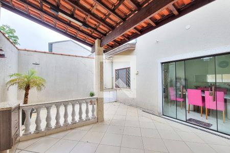 Casa para alugar com 230m², 4 quartos e 3 vagas Casa para alugar com 230m², 4 quartos e 3 vagasChurrasqueira