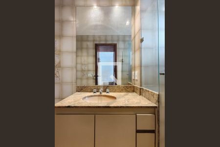 Apartamento à venda com 200m², 3 quartos e 2 vagasBanheiro da Suíte 1