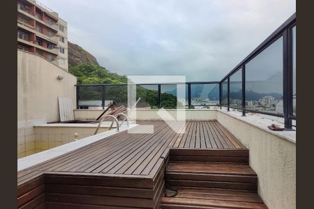 Apartamento à venda com 200m², 3 quartos e 2 vagasPiscina