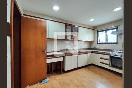 Apartamento à venda com 200m², 3 quartos e 2 vagasCozinha
